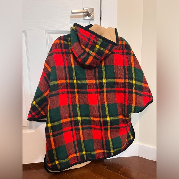 Vintage 100% Wool Reversible Cape - Tan & Plaid - Size Medium/Large - Picture 8 of 9